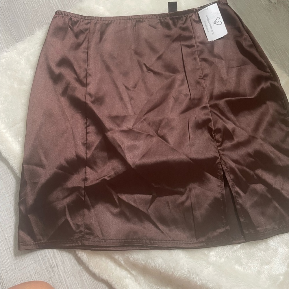 New satin brown skirt